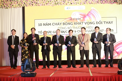 Ra mắt tổ chức giáo dục FPT